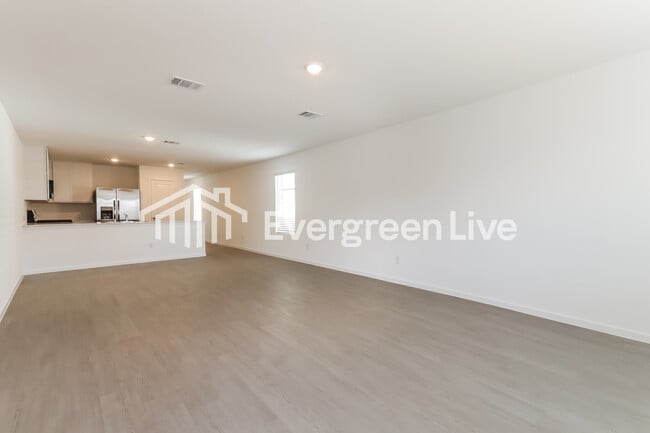 Building Photo - 2033 Belgian Dr