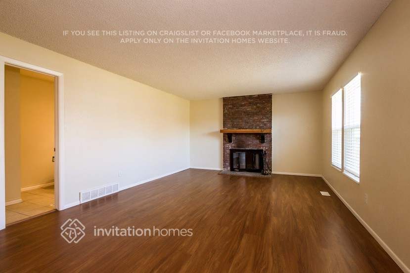 Building Photo - 455 Hickory Pl