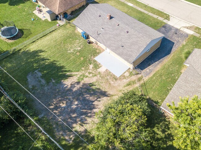 Building Photo - 6450 Chippingdon Dr