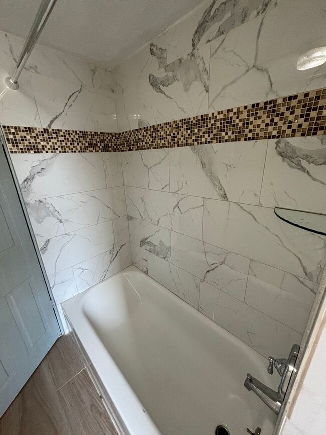 Building Photo - Newly Renovated 4 Bedroom, 1.5 Bath in Pottstown