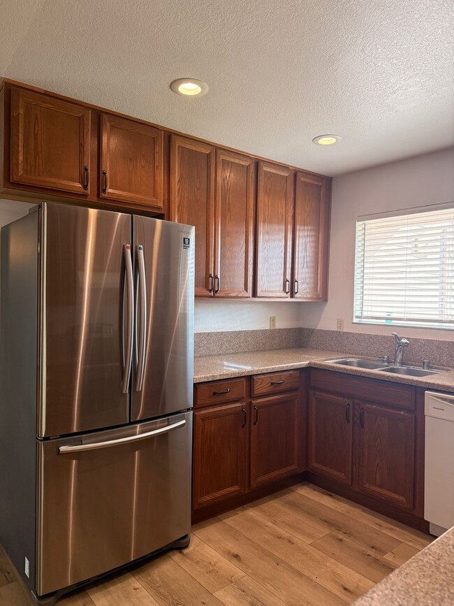 Building Photo - Charming Home for Rent in Montebello Vista...