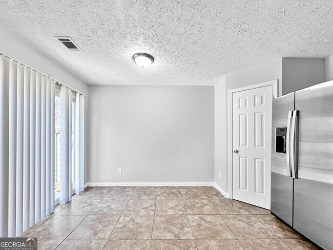 Building Photo - 4045 Springvale Way