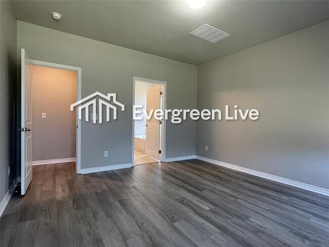 Building Photo - 3605 Molly Dr