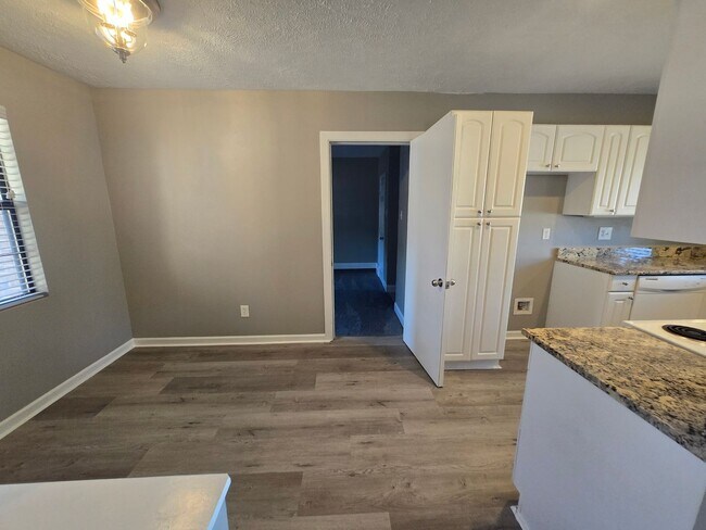 Building Photo - 1801 Archery Ln