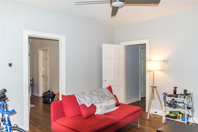 Building Photo - 1918 Robbins Pl