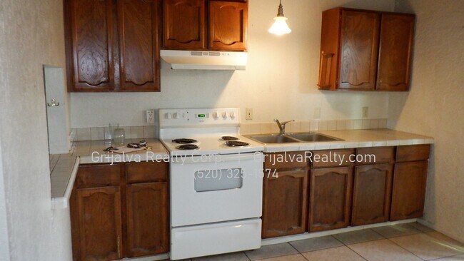 Building Photo - 2016 N Madelyn Ave