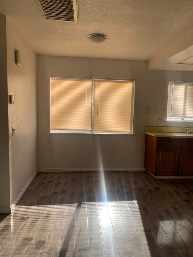 Building Photo - 2350 Osbun Rd