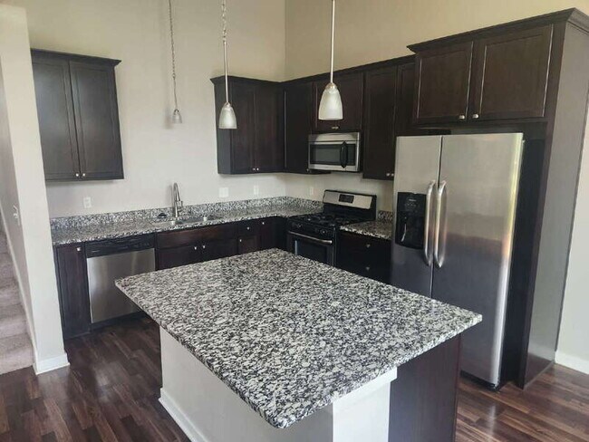 Building Photo - 7874 Cottonwood Ln