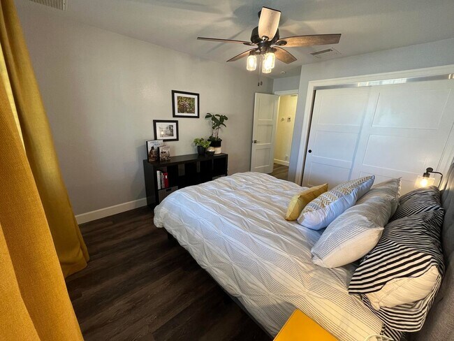 Building Photo - ****Move In Special**** $300 off 1st Month...