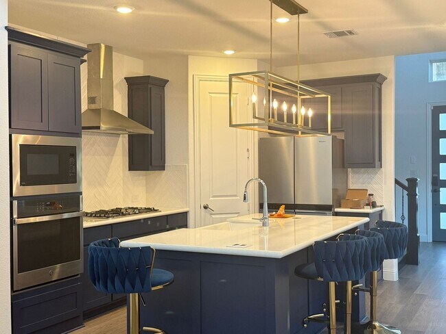 Building Photo - Stunning 4BR House in Argyle. Great school...