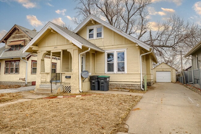 Building Photo - 6931 N 24th St