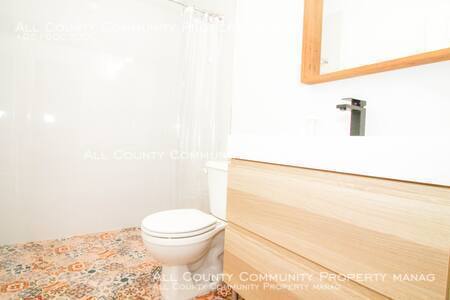 Building Photo - FULLY FURNISHED 3BED 2 BA HOUSE ON SCGA GO...