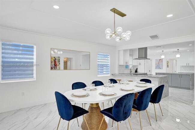 Building Photo - 725 Harrison St