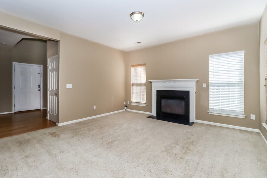 Building Photo - 10217 Meadow Crossing Ln