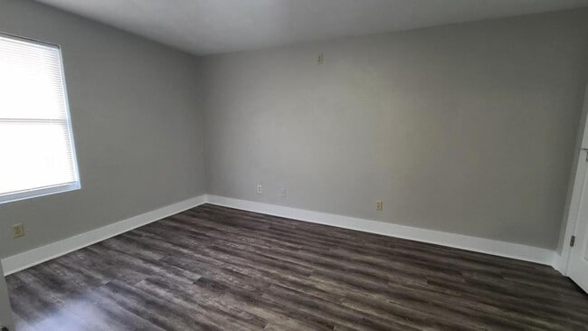 Building Photo - Unit 206