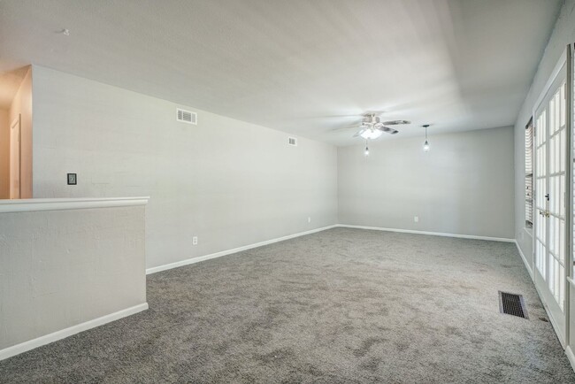 Building Photo - Norman Rental Near OU Campus For Rent!