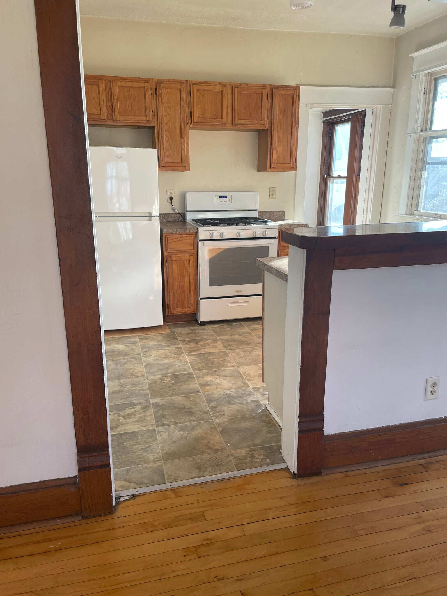 Kitchen - 807 Dousman St