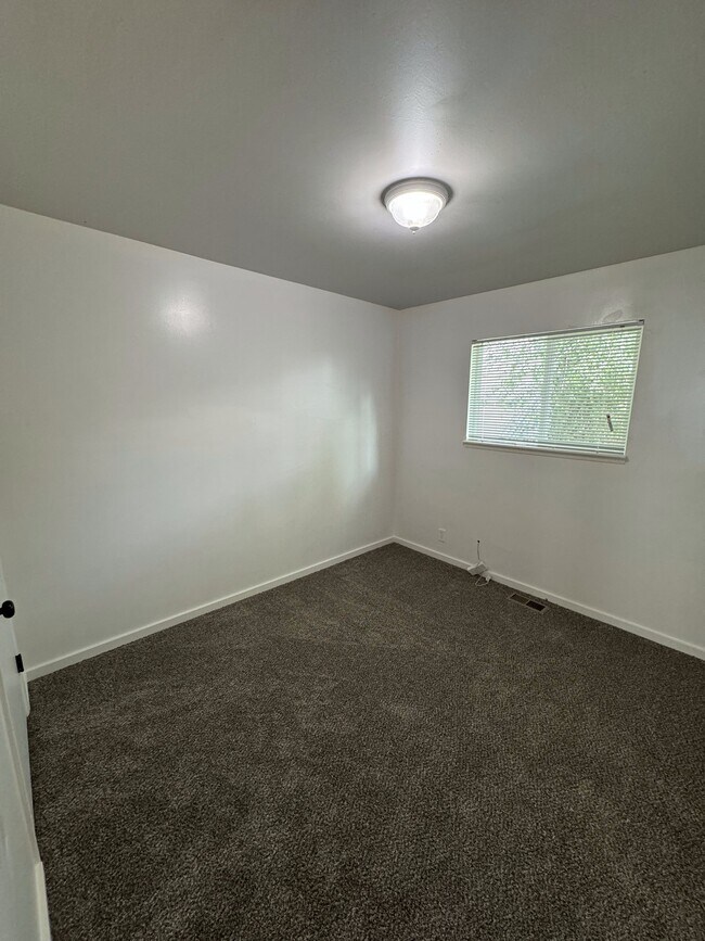 Building Photo - SLC Triplex
