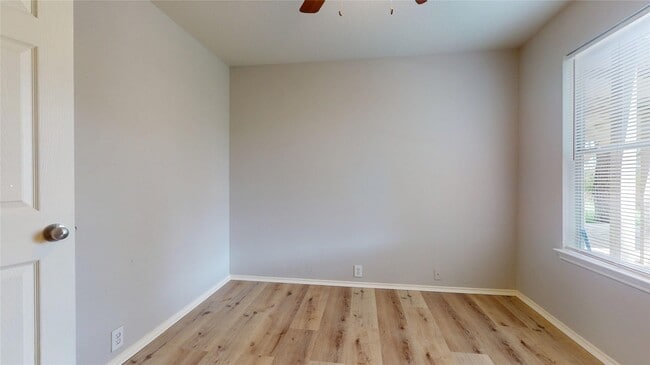 Building Photo - 1103 Sun Prairie Dr