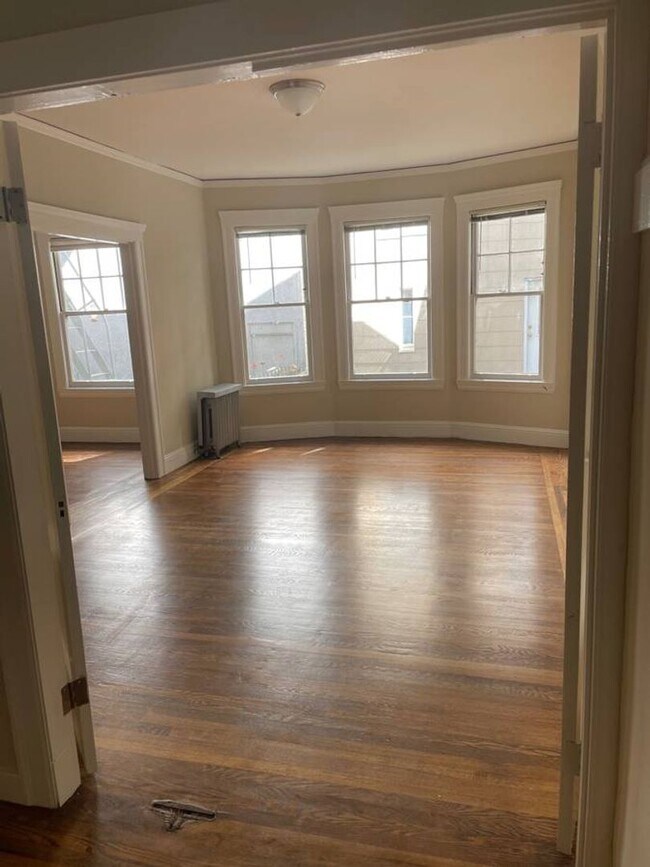 Building Photo - 1229 Chestnut St