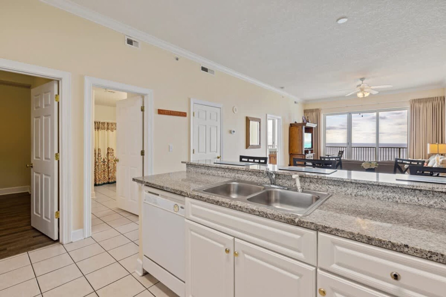 Building Photo - 10625 Front Beach Rd