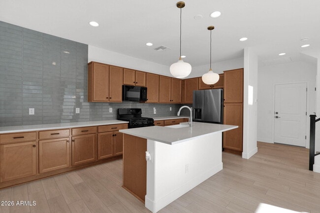 Building Photo - 5819 W Pueblo Ave