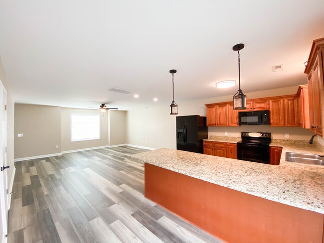 Building Photo - The Highlands on Main