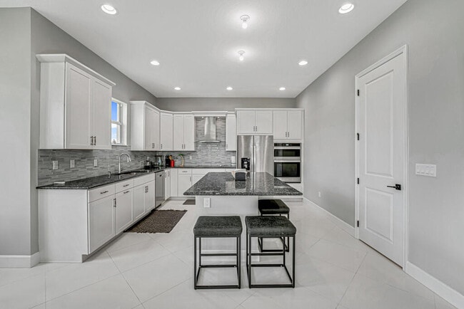 Building Photo - 5482 Macoon Wy