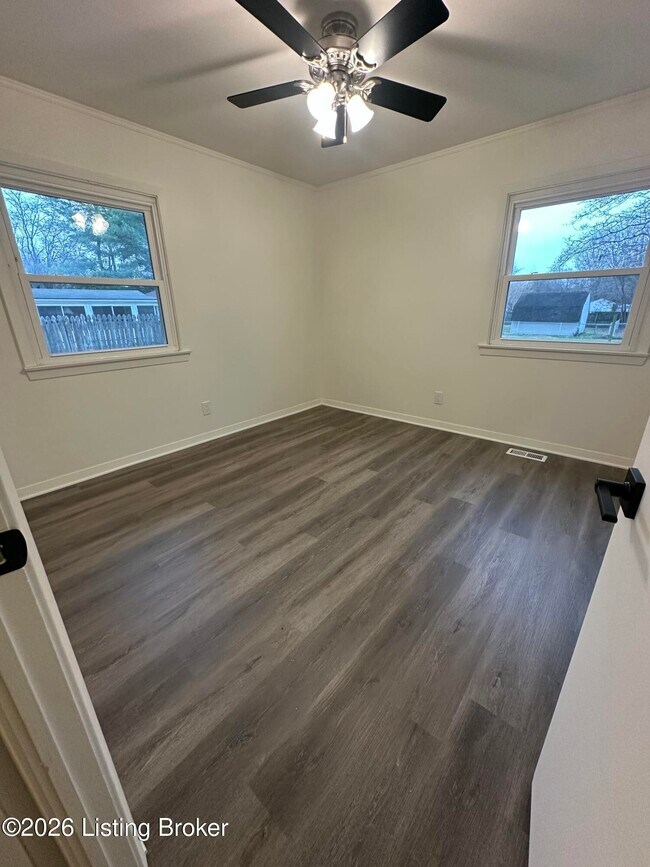 Building Photo - 4806 Mid Dr