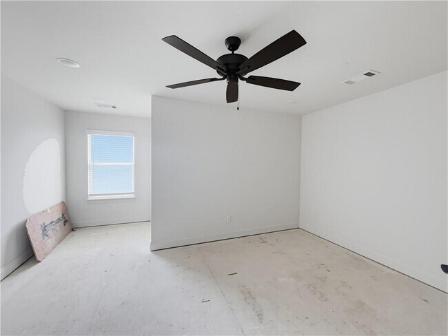 Building Photo - 6800 SW Basswood Ave