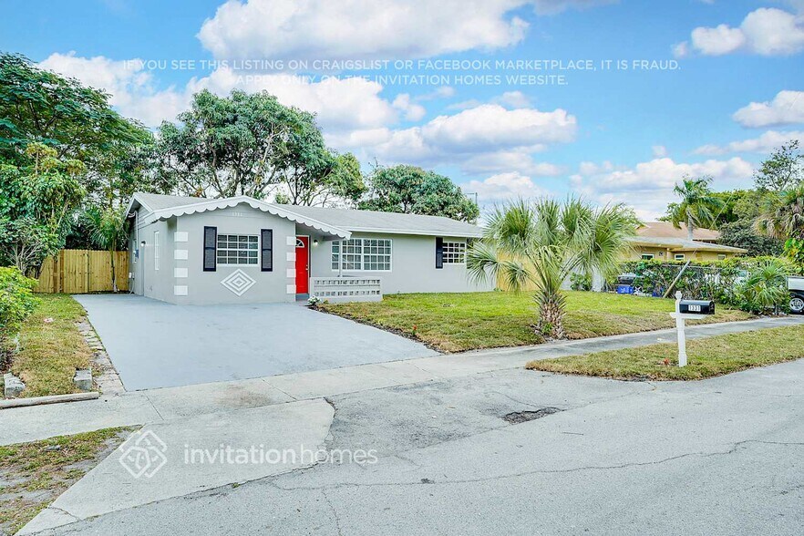 Building Photo - 1331 SW 21st Ave