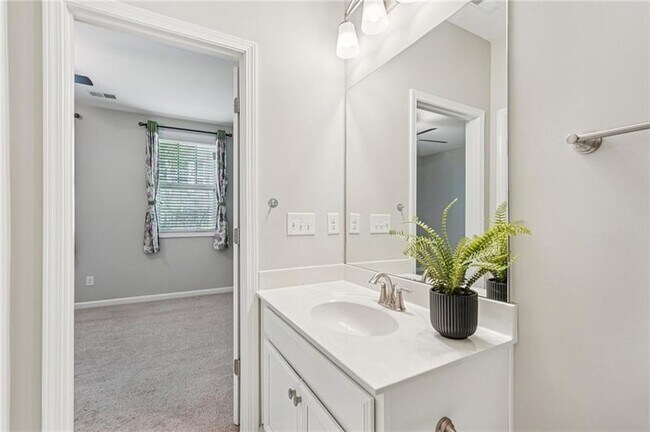 Building Photo - 741 Topsail Ln