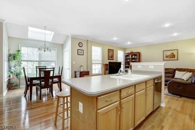 Building Photo - 250 Patriot Hill Dr