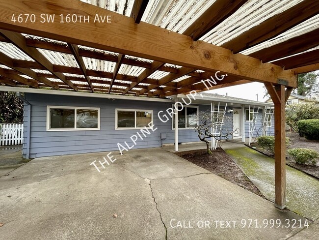 Building Photo - Single-level home, hardwoods, deck!