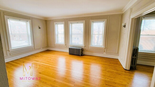 Building Photo - 1600 W Estes Ave