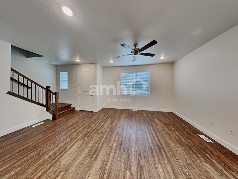 Building Photo - 6744 N Silver Gate Dr