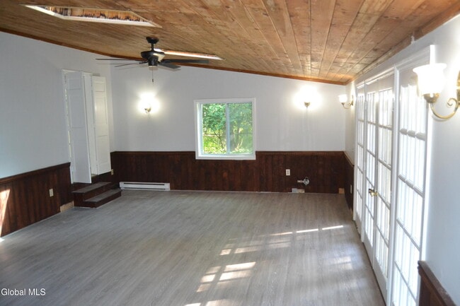 Building Photo - 7 Erics Ln