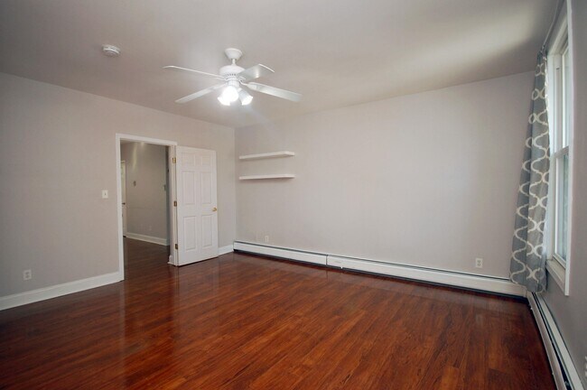 Building Photo - 109 Bowers St
