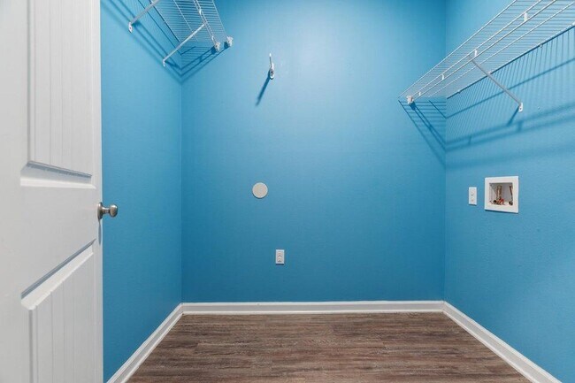 Building Photo - 303 Merlin Ct