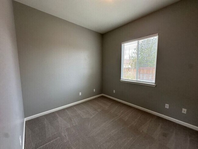 Building Photo - 10615 Summer Glen Dr