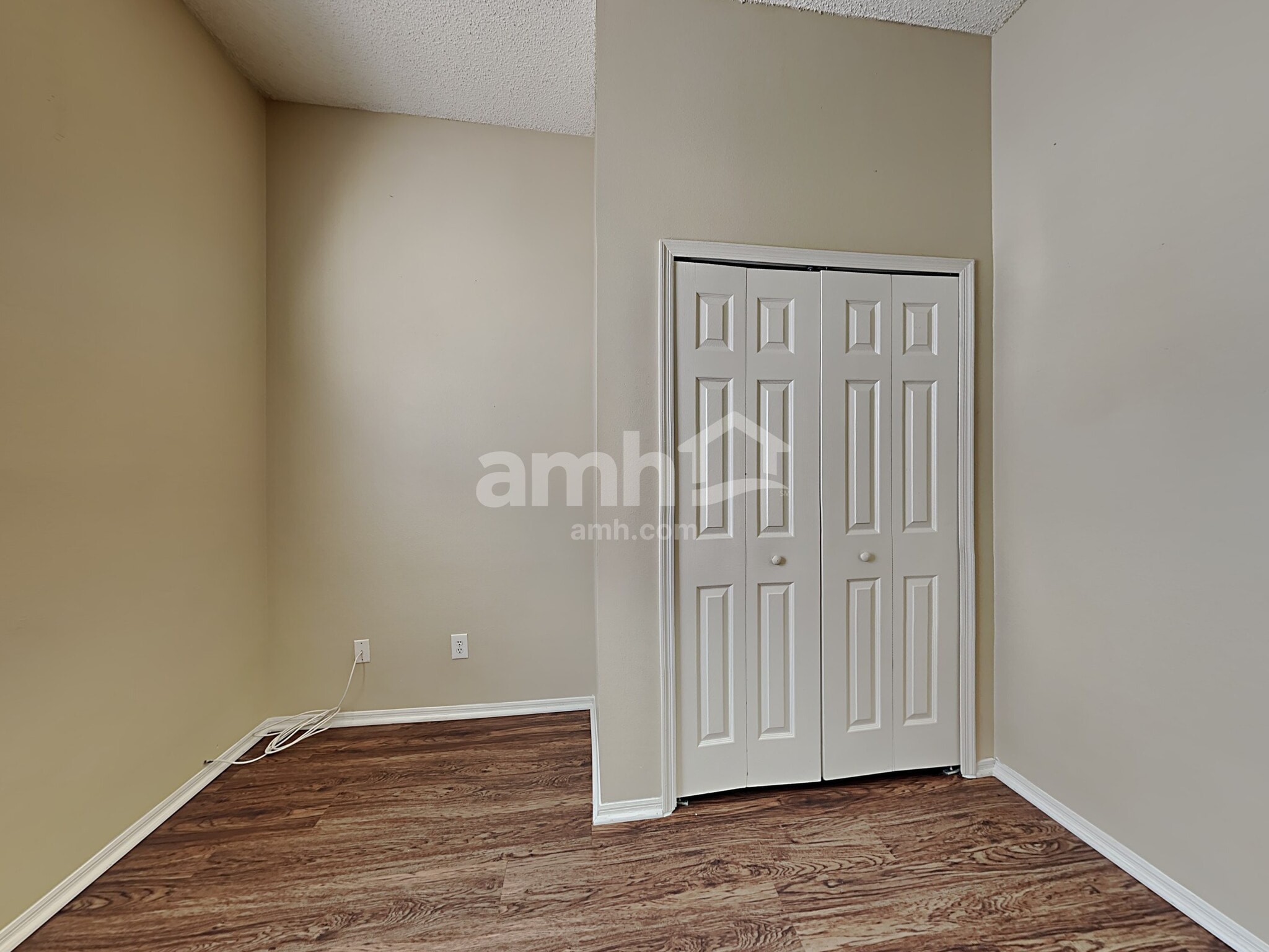 Building Photo - 523 Beth Ann St