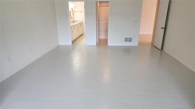 Building Photo - Dream Villa in Palmer Ranch Area