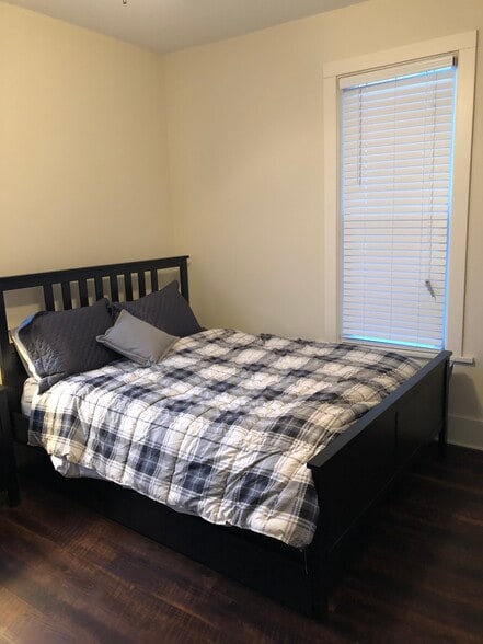 Bedroom 1 - 317 Laurel Street West