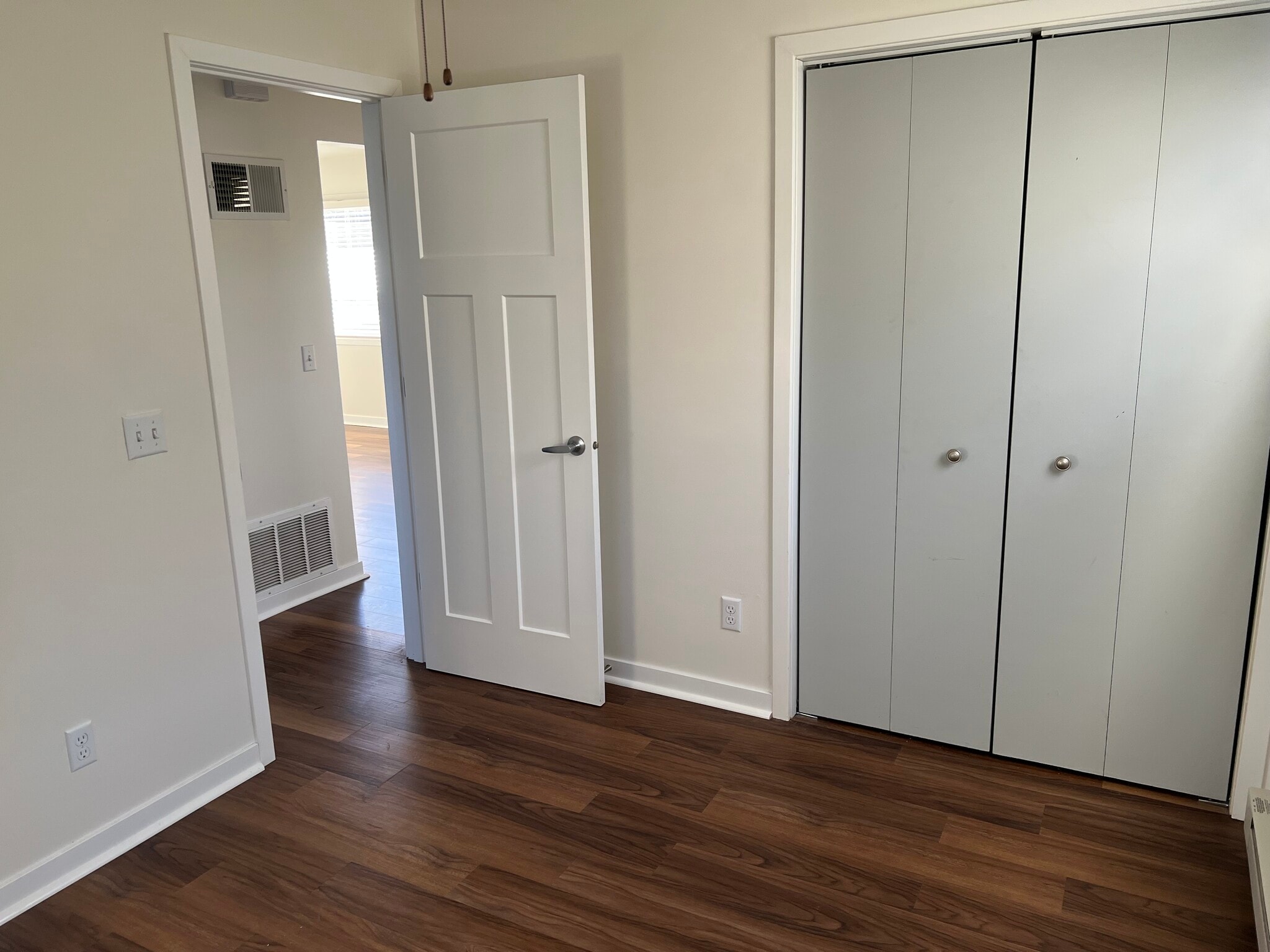 Building Photo - 2204 Arizona Ave