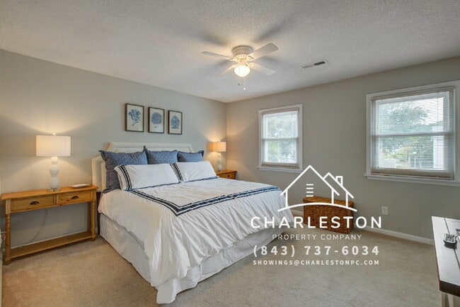 Building Photo - 713 Davenport Dr