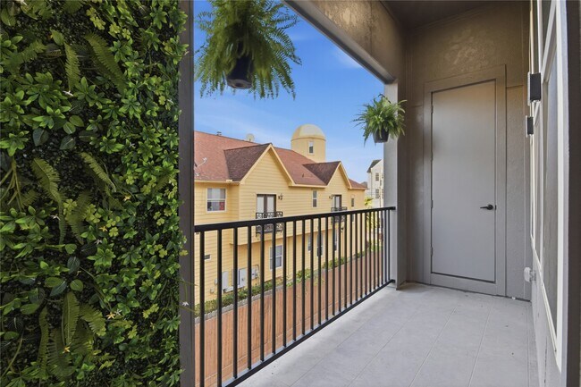 Building Photo - 1243 W 23rd St