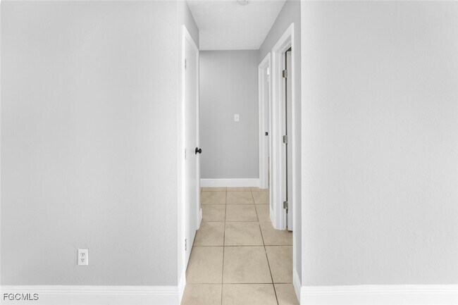 Building Photo - 2935 SE 15th Pl