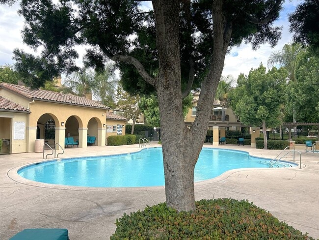 Building Photo - Isidora Lane  Eastvale, Ca (3 bed, 2.5 bath)