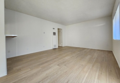 Interior Photo - 1706 Brockton Ave