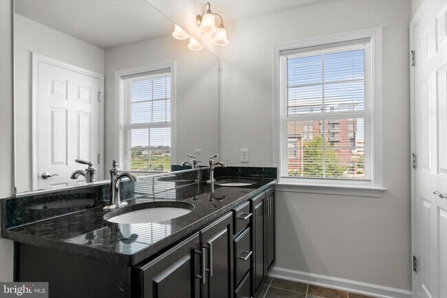 Building Photo - 3073 Rittenhouse Cir
